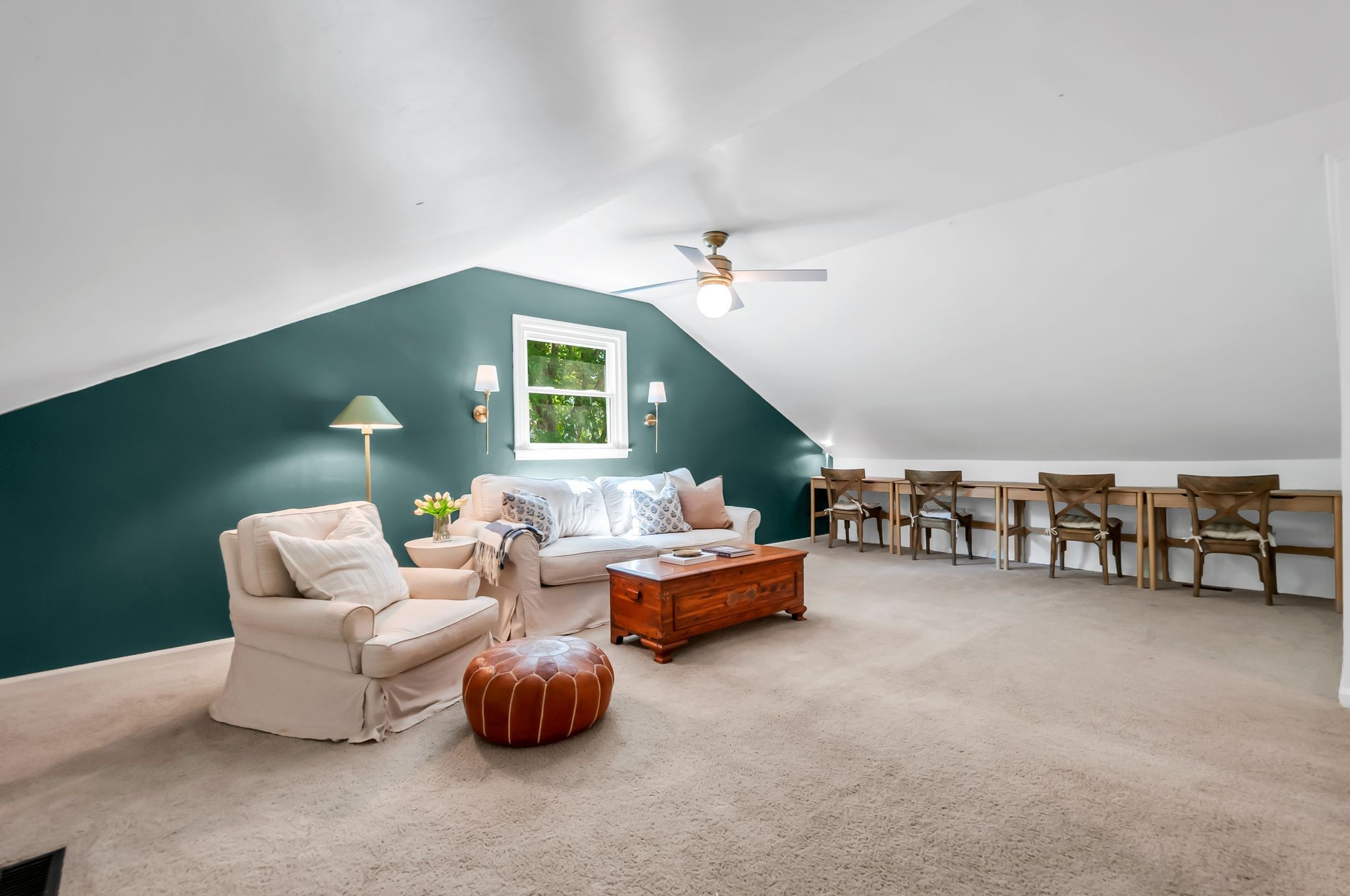 2212 Isaac Ln