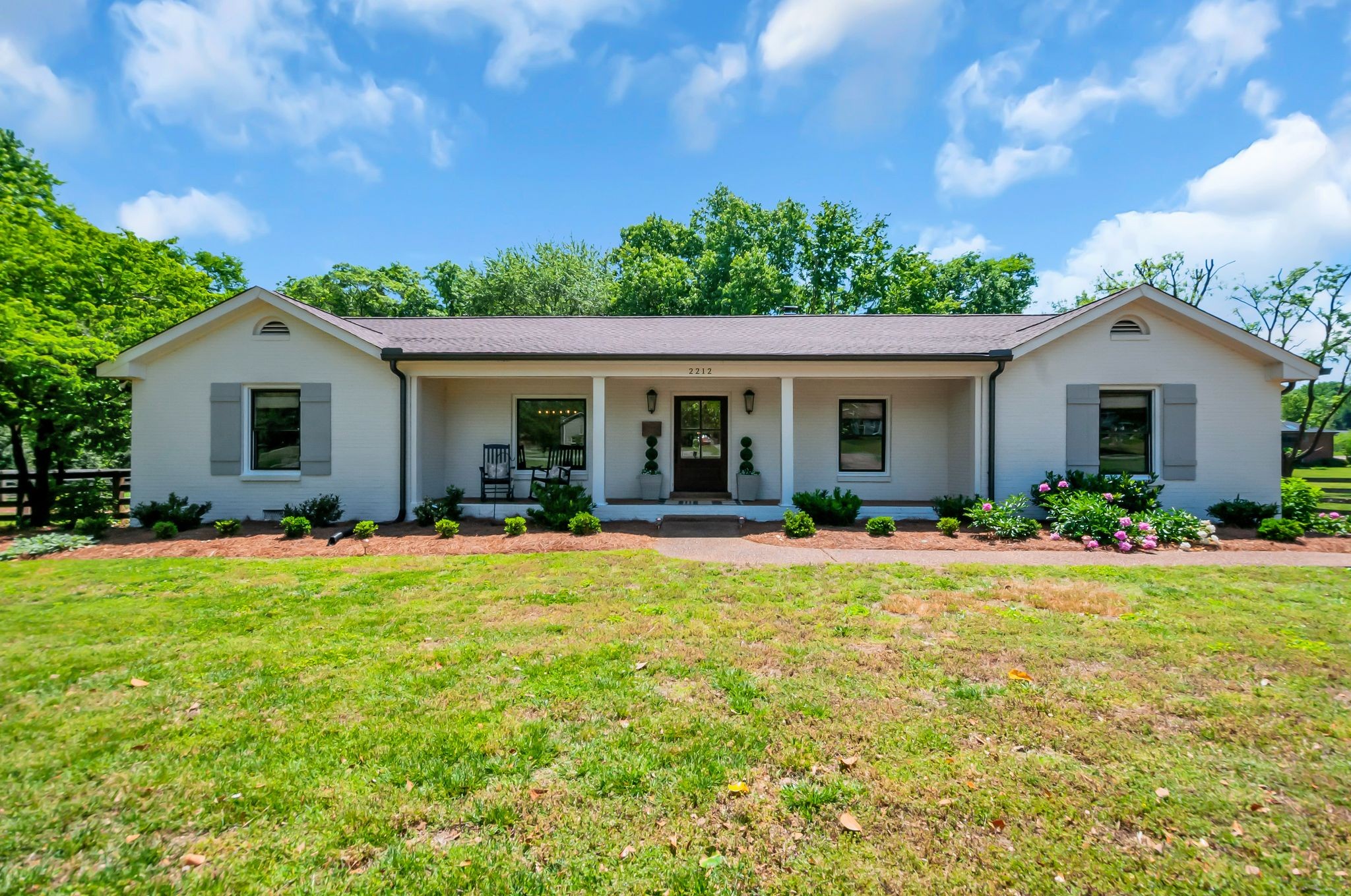 2212 Isaac Ln