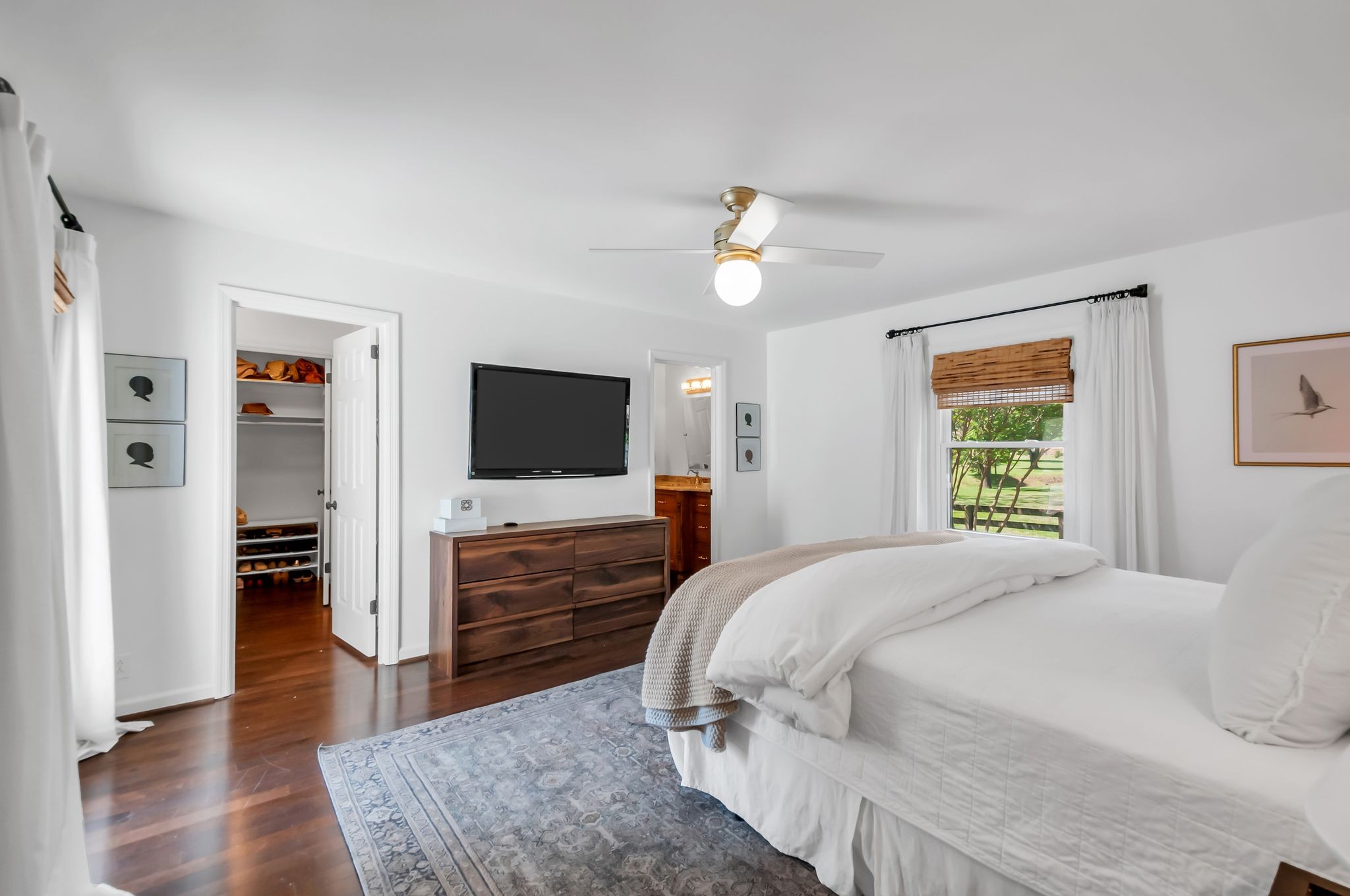 2212 Isaac Ln