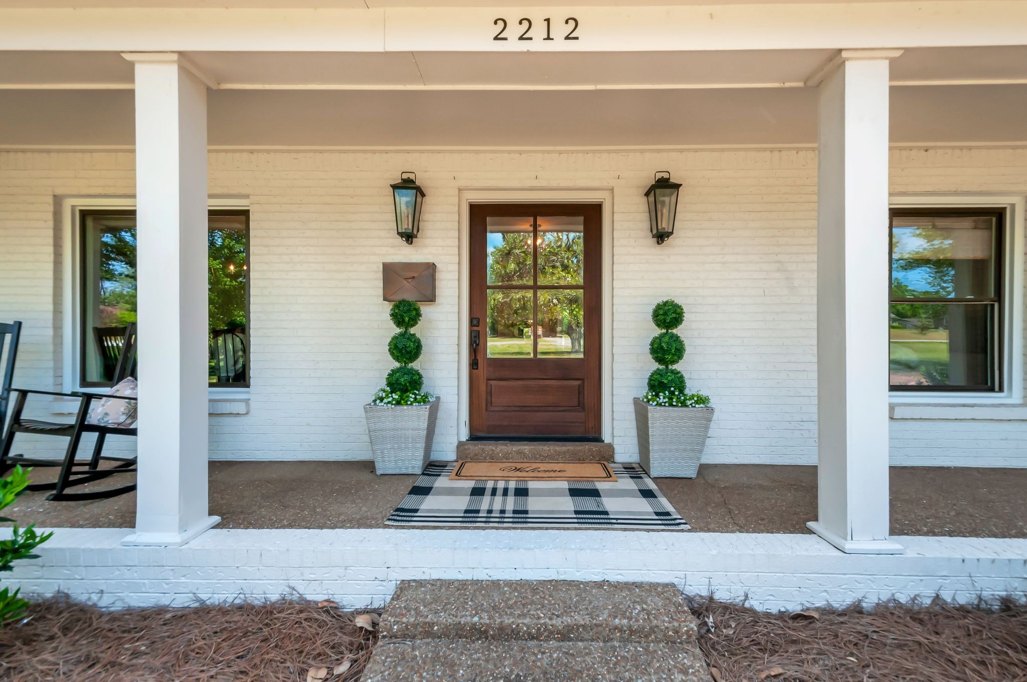 2212 Isaac Ln
