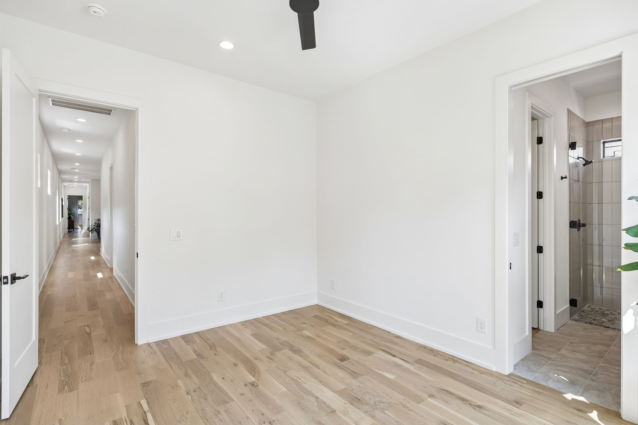 2507B Vaulx Ln