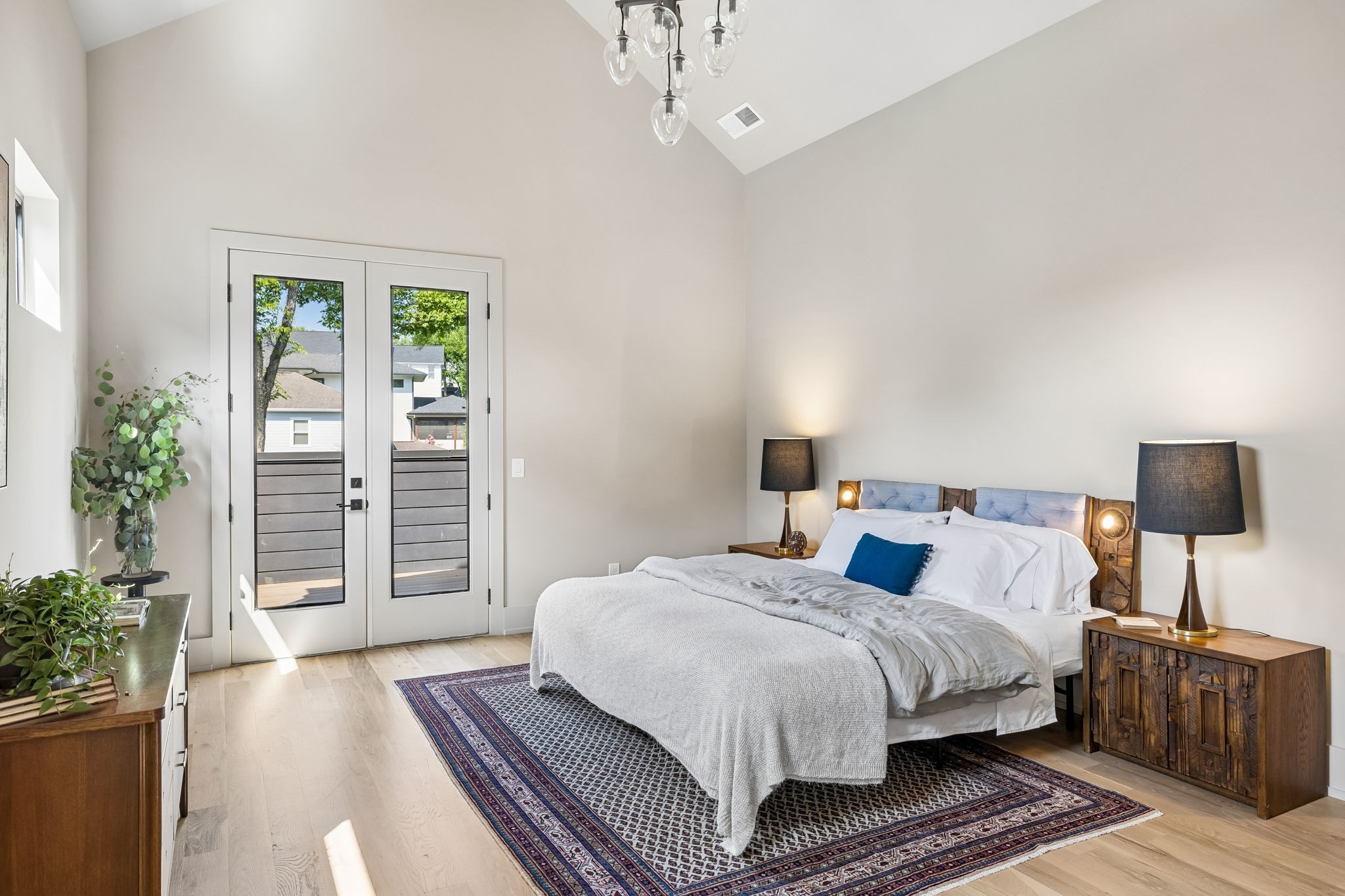 2507B Vaulx Ln