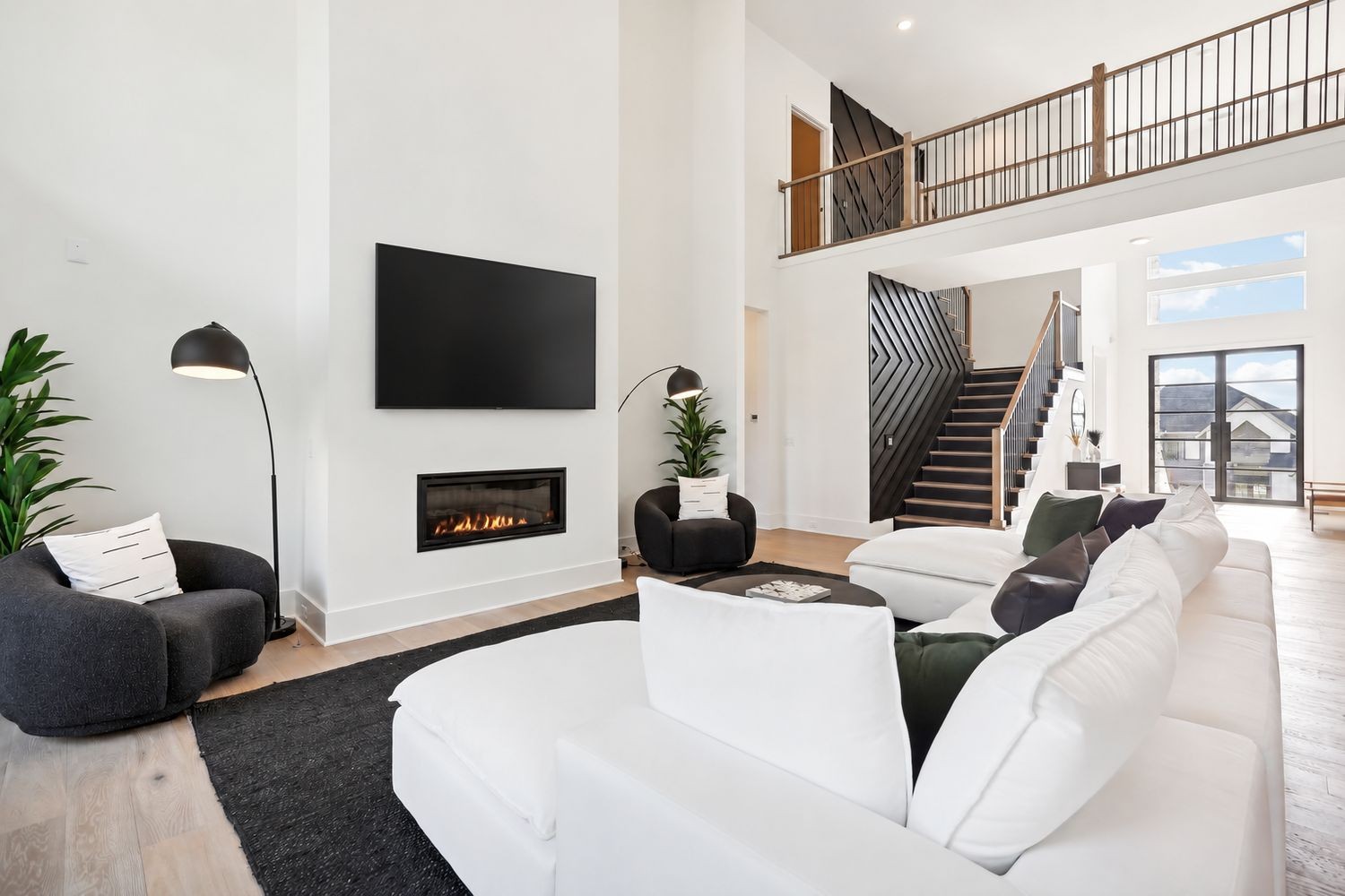 6100 Lookaway Cir