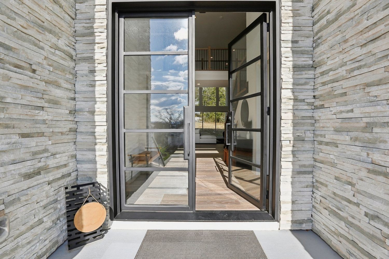 6100 Lookaway Cir