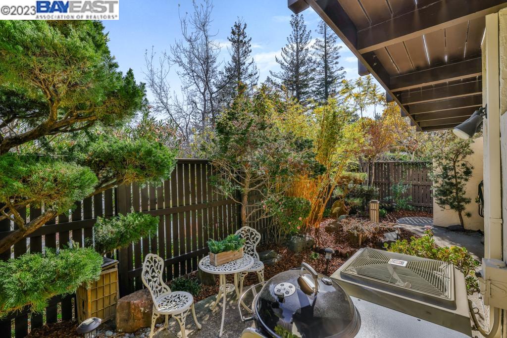 2369 Sharon Oaks Dr