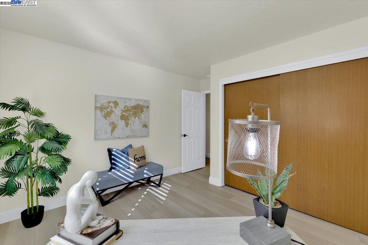 1439 Alma Loop