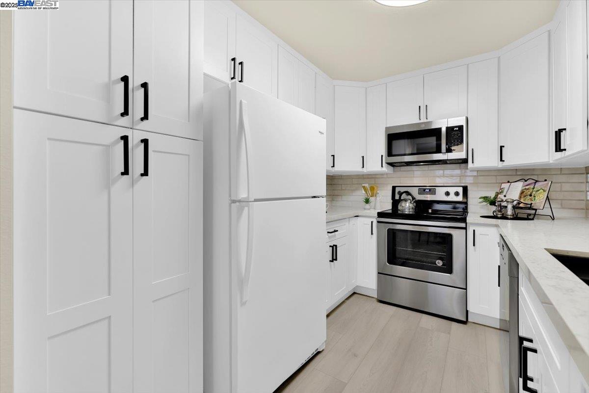 1439 Alma Loop