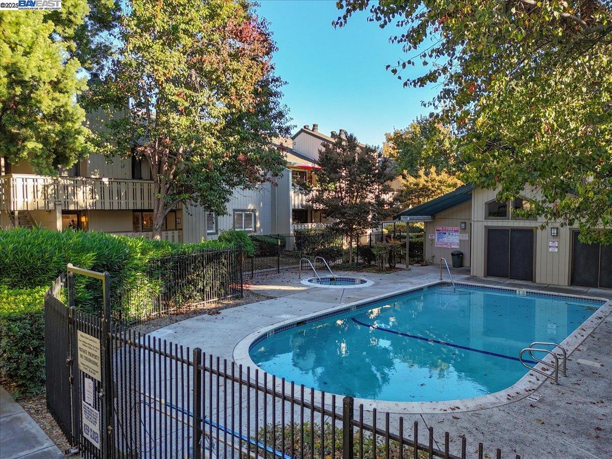 1439 Alma Loop