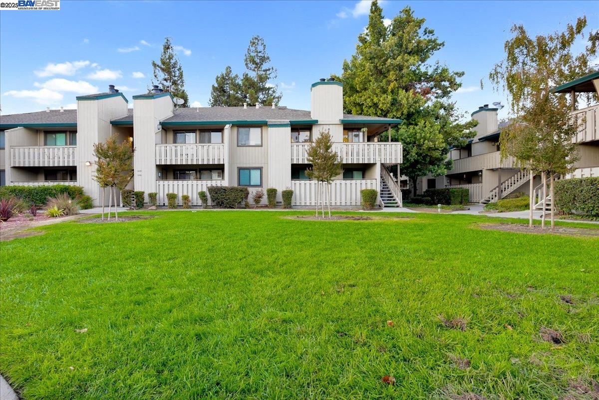 1439 Alma Loop