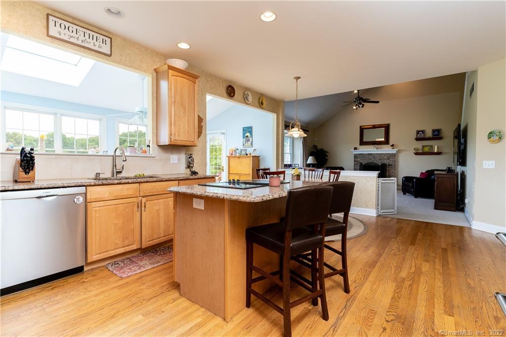 63 Hawleyville