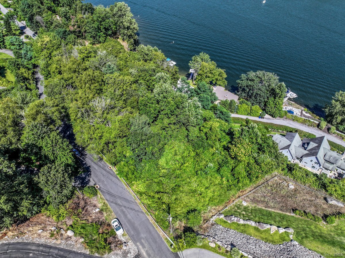 22 Candlewood Common