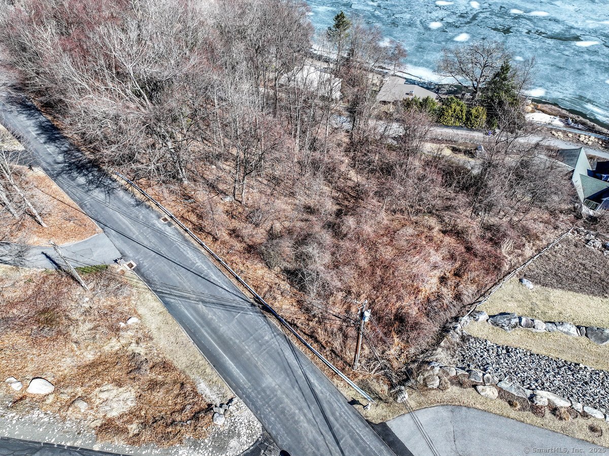 22 Candlewood Common