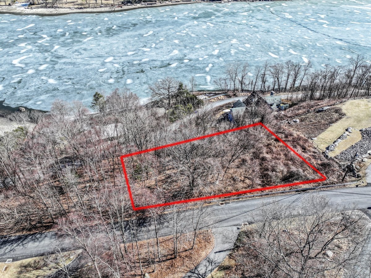 22 Candlewood Common