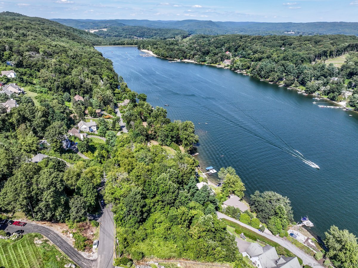 22 Candlewood Common