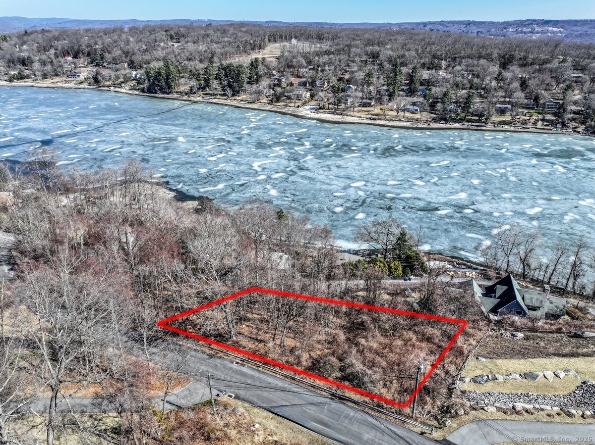 22 Candlewood Common