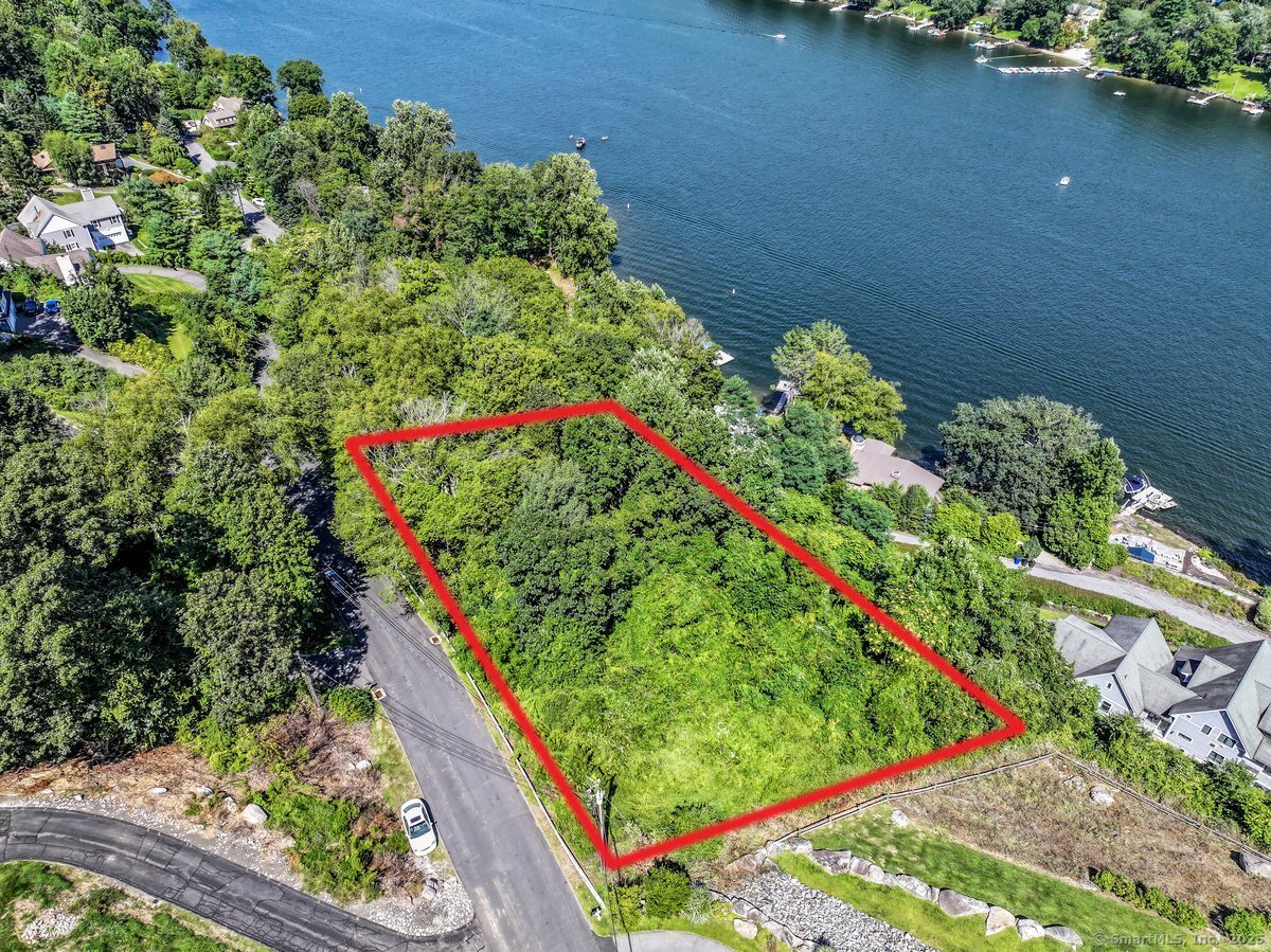 22 Candlewood Common