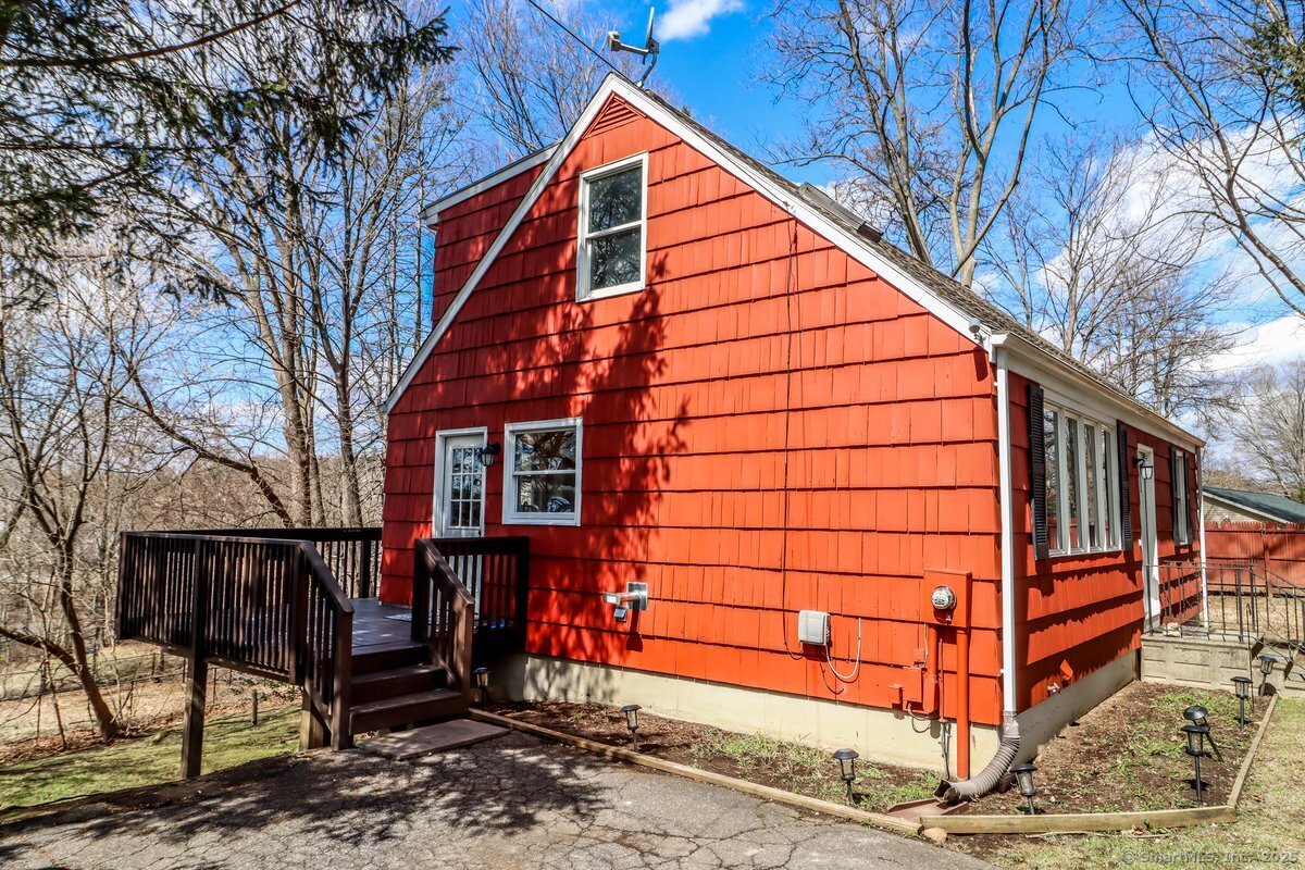 21 Hillside Avenue