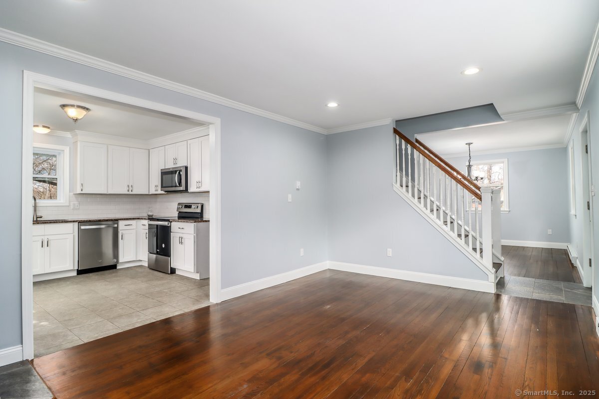 21 Hillside Avenue