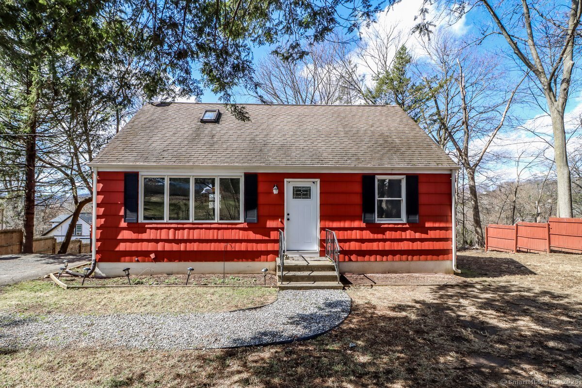 21 Hillside Avenue