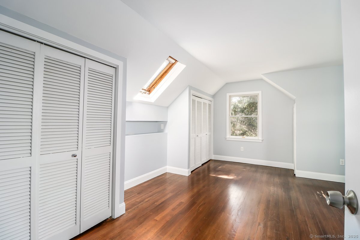 21 Hillside Avenue