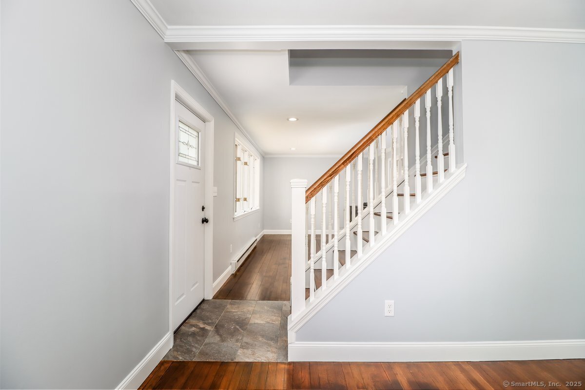 21 Hillside Avenue