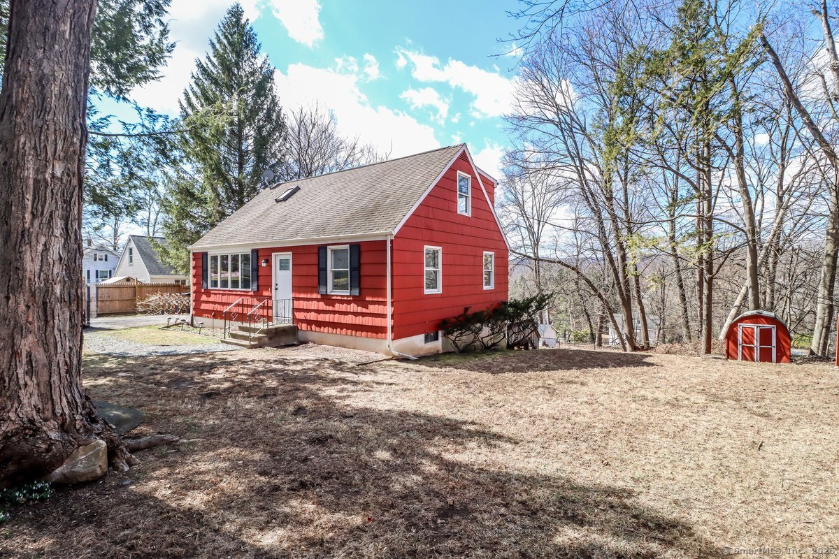 21 Hillside Avenue