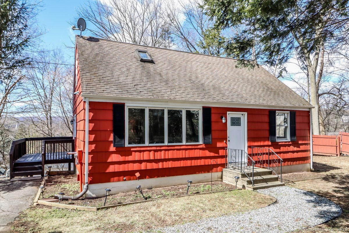21 Hillside Avenue