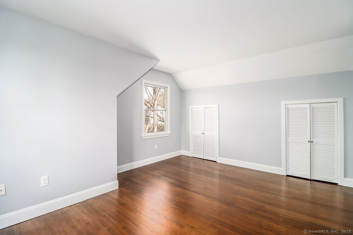 21 Hillside Avenue