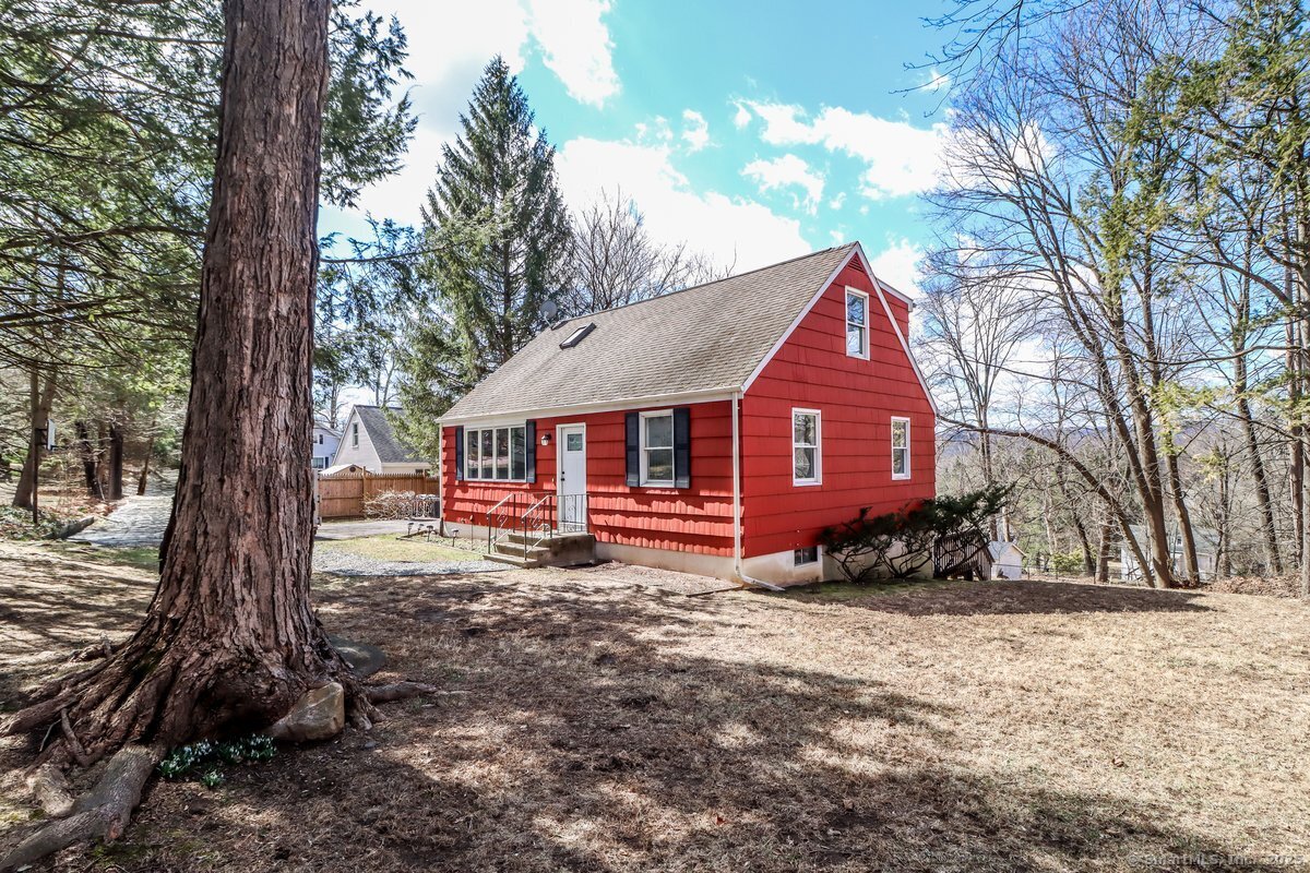 21 Hillside Avenue