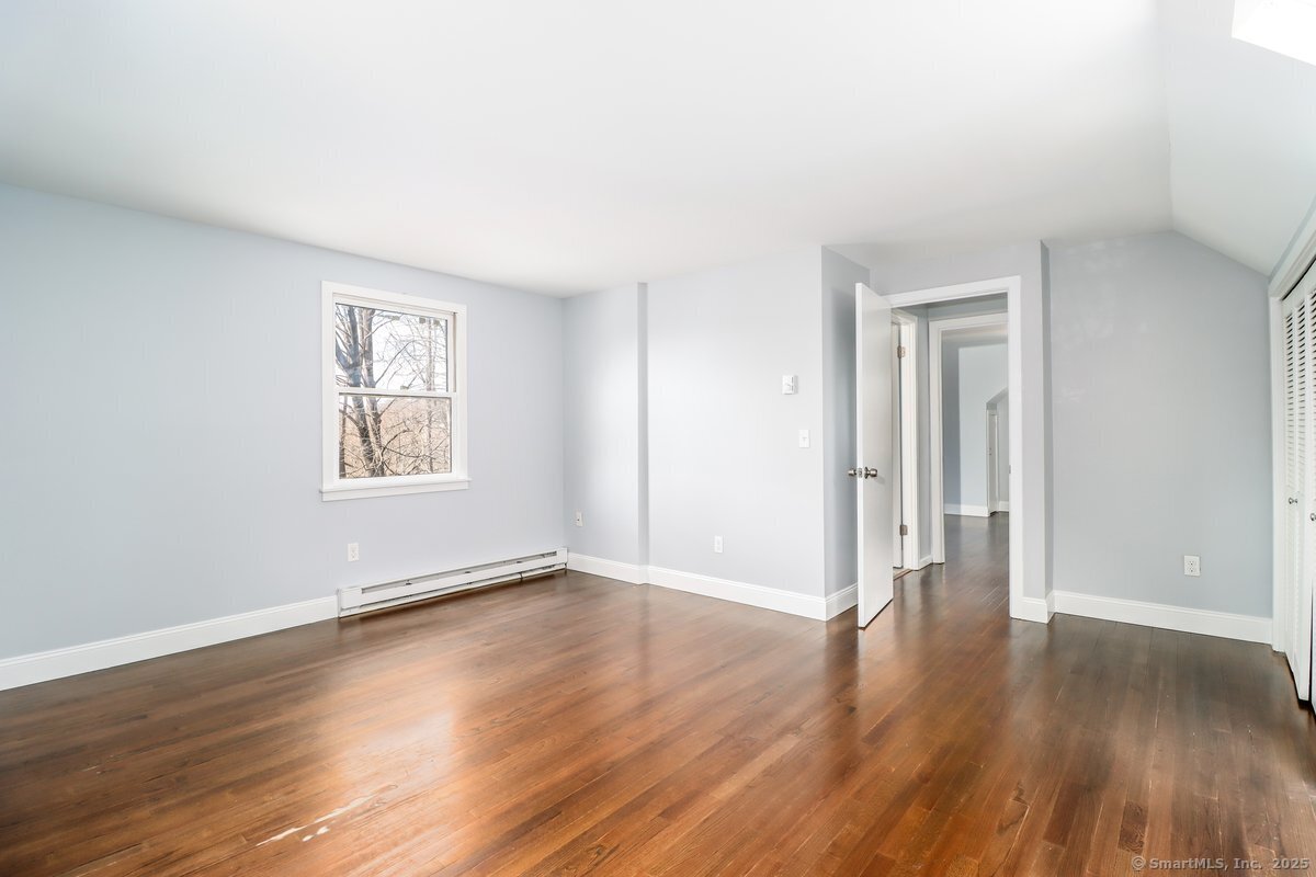 21 Hillside Avenue