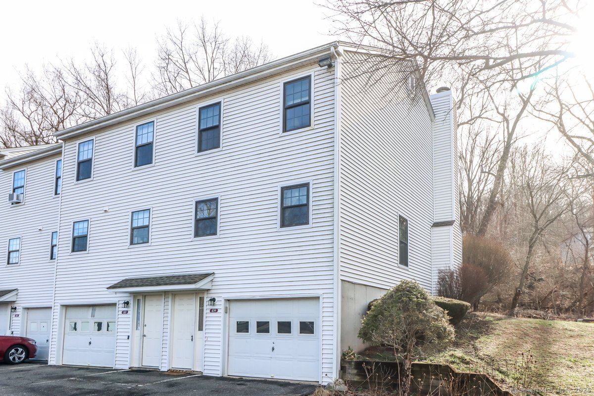 109 Aspetuck Village 109