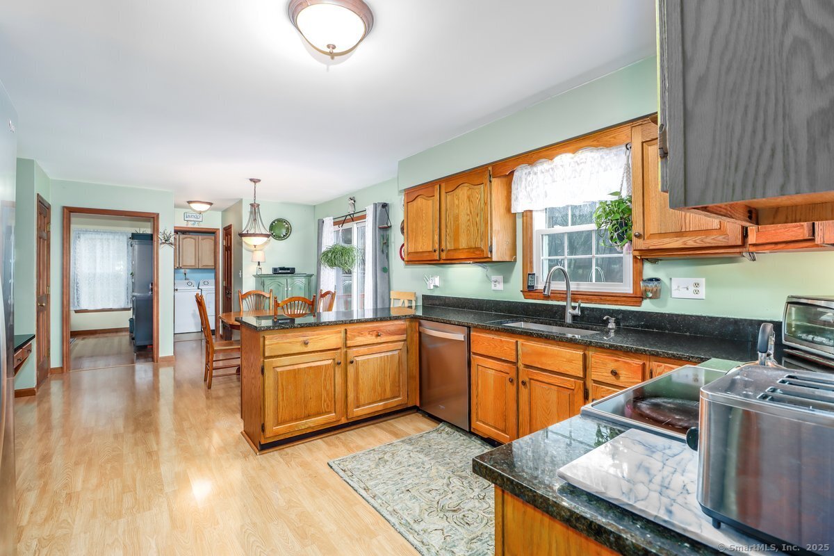11 Glenbrook Drive