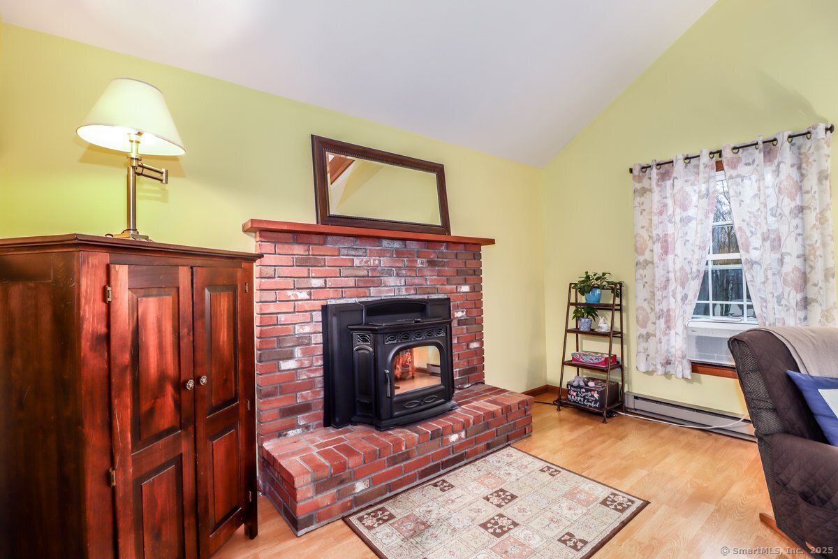 11 Glenbrook Drive