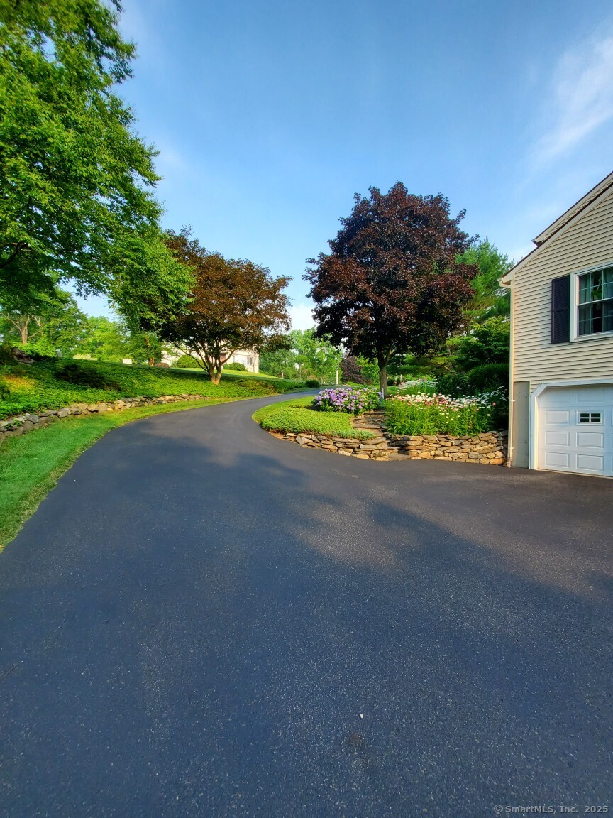 11 Glenbrook Drive