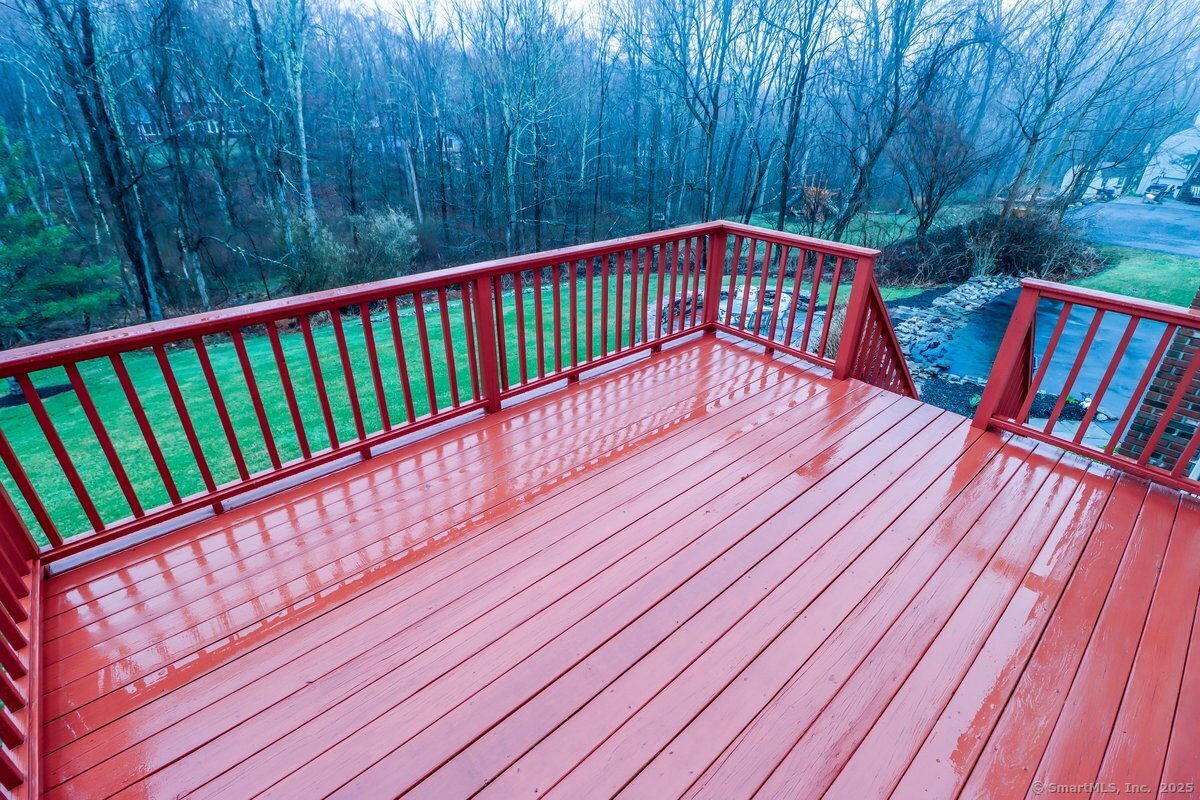 11 Glenbrook Drive
