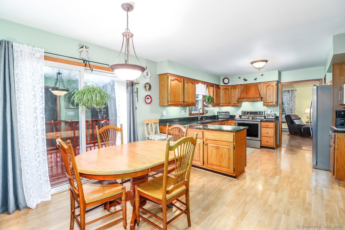11 Glenbrook Drive
