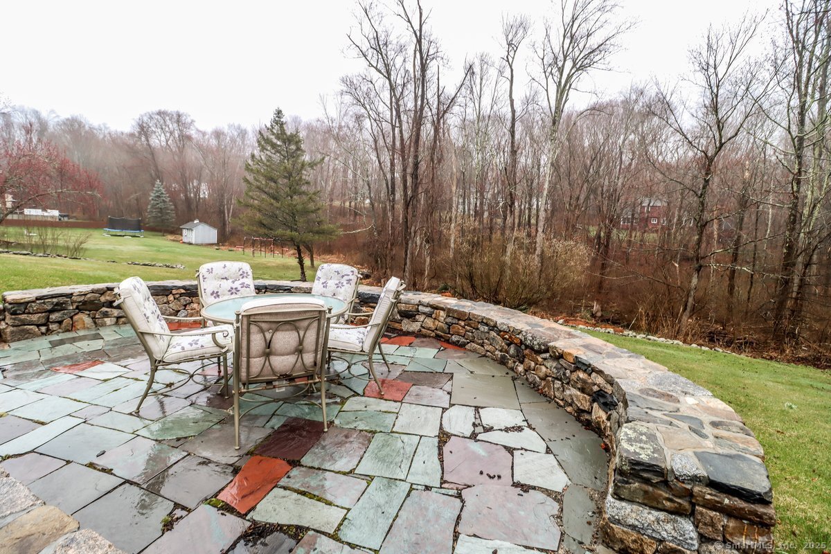 11 Glenbrook Drive