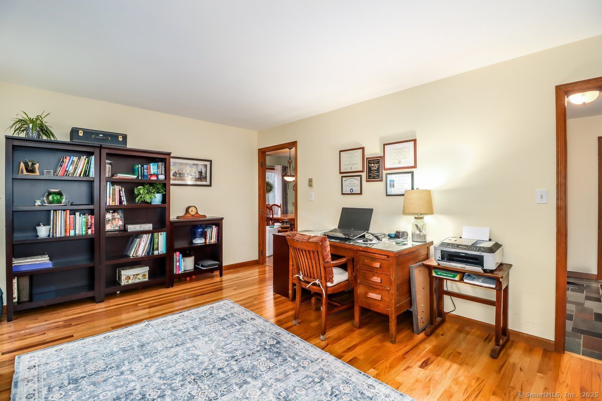 11 Glenbrook Drive