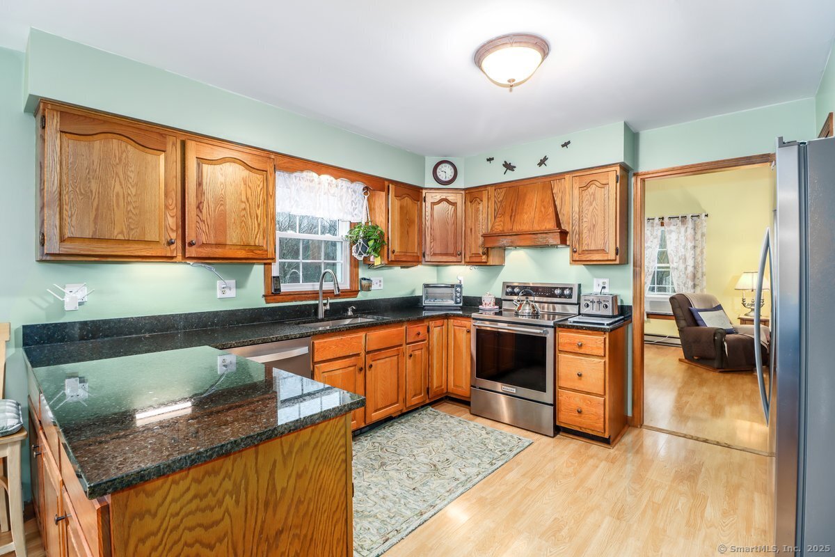 11 Glenbrook Drive