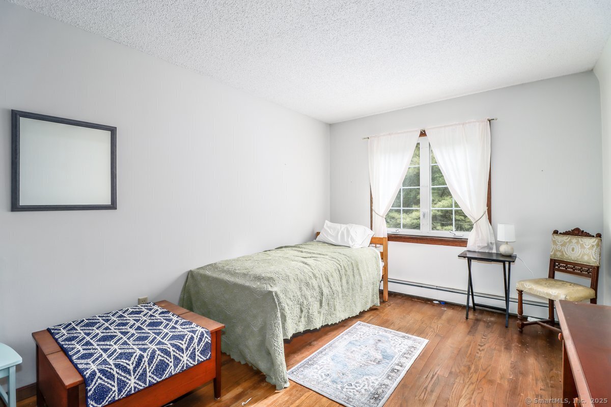 21 New Preston Hill Road