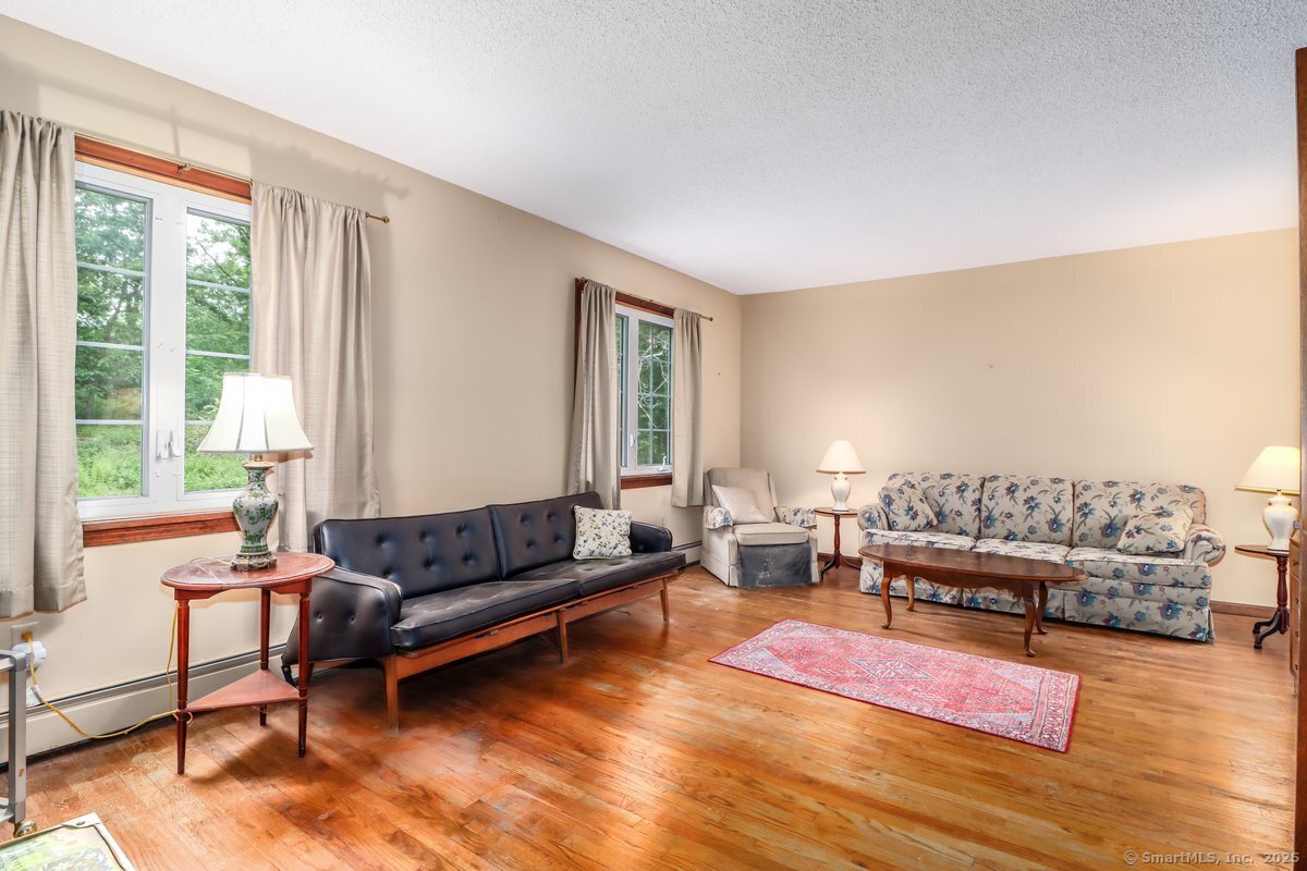 21 New Preston Hill Road