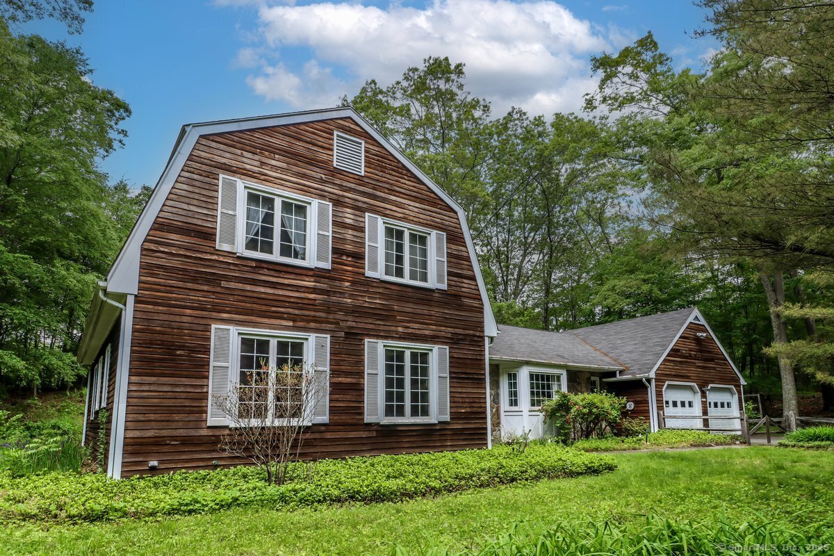 21 New Preston Hill Road