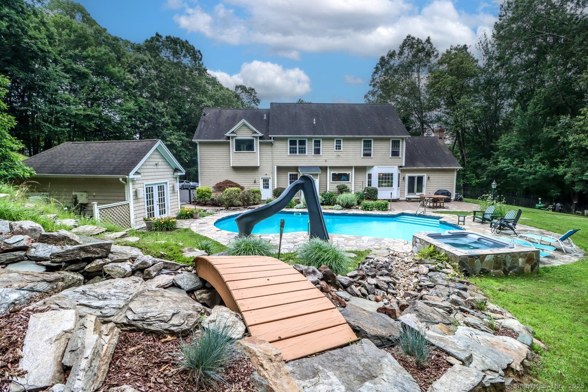 2 Clover Lane
