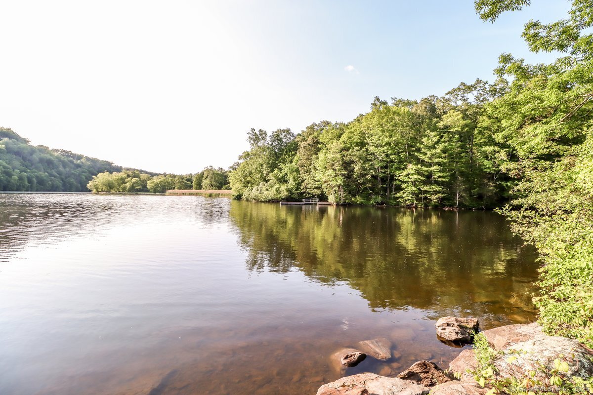 99 Lake Lillinonah Road South