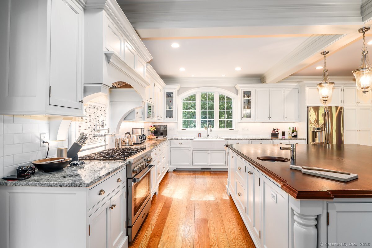 99 Lake Lillinonah Road South