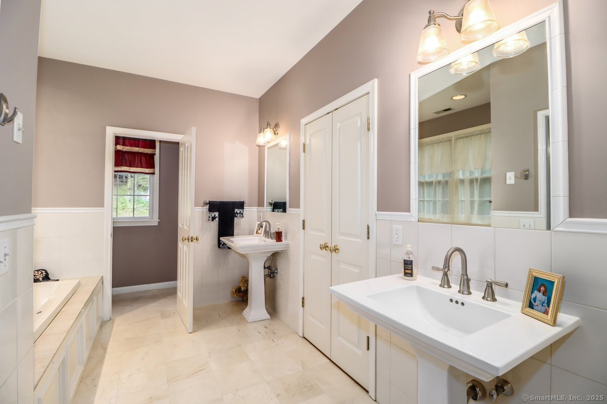 99 Lake Lillinonah Road South