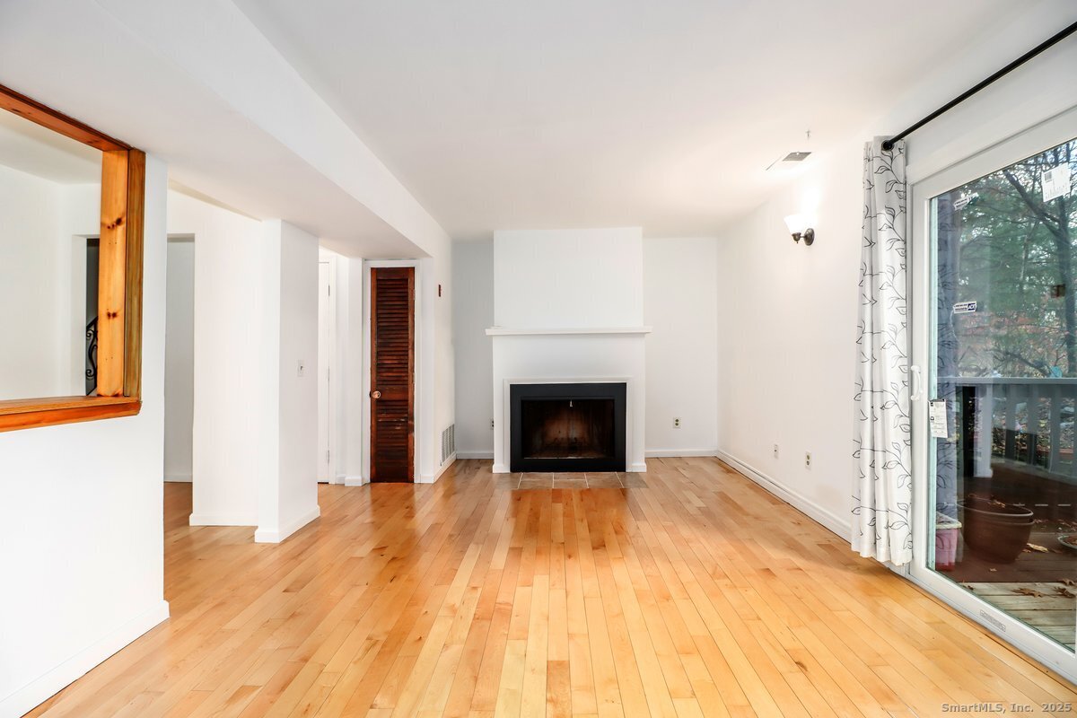 25 Padanaram Road APT 30