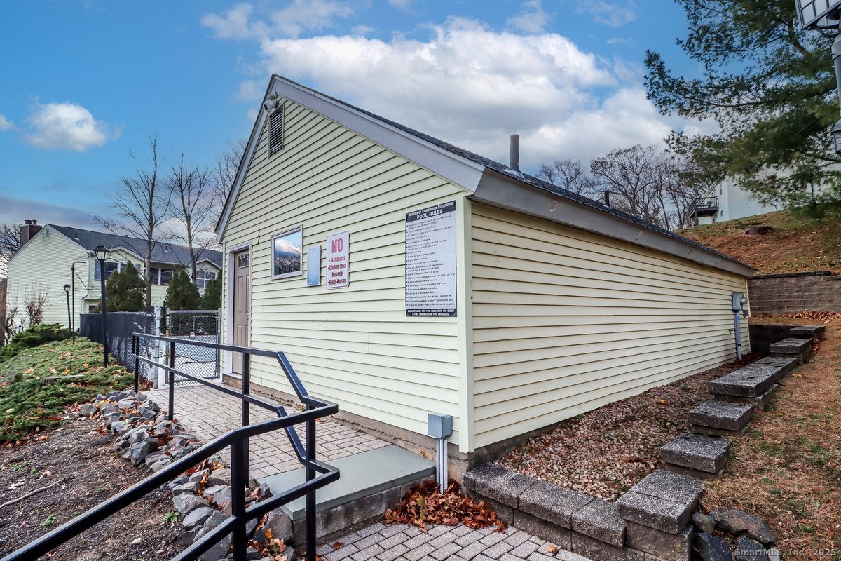 25 Padanaram Road APT 30