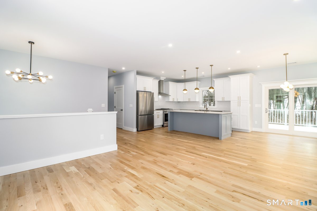 5 Brook Hollow Drive