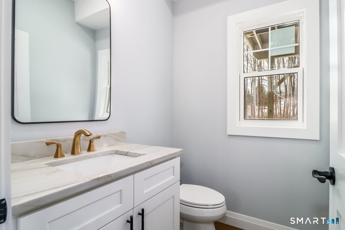 5 Brook Hollow Drive